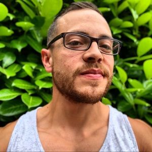 Meet your Posher, Aaron